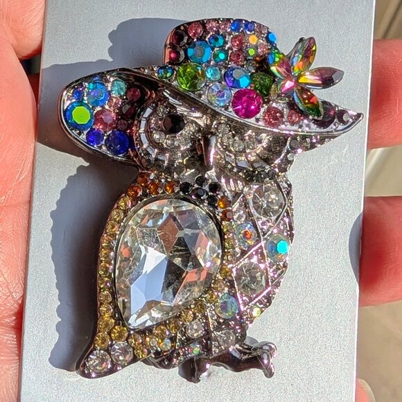 Metal Gallery Owl Multi-colored Rhinestone Brooch - NWT - Picture 3 of 8